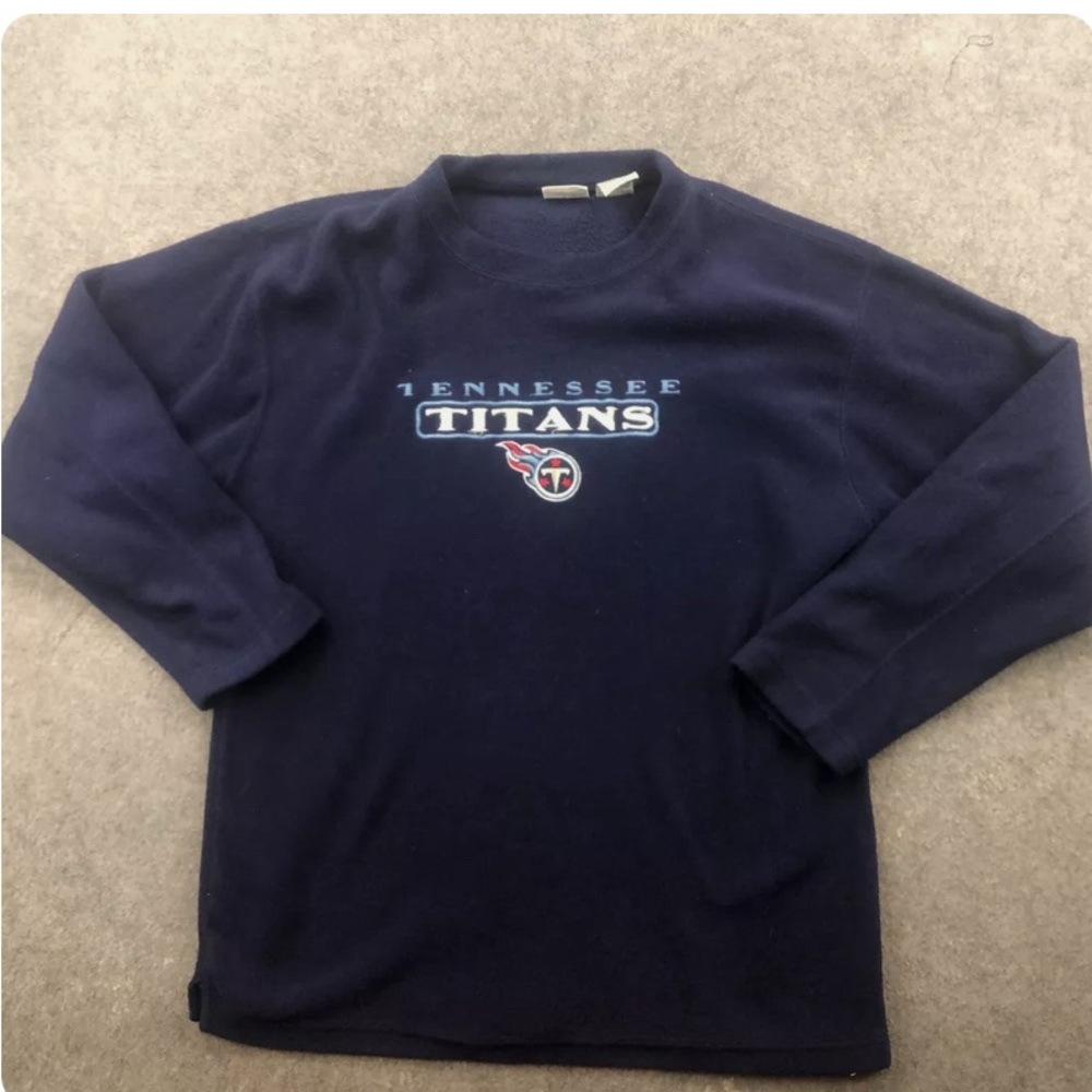 Size XL blue Titans sweatshirt velvet very comfortable worn once